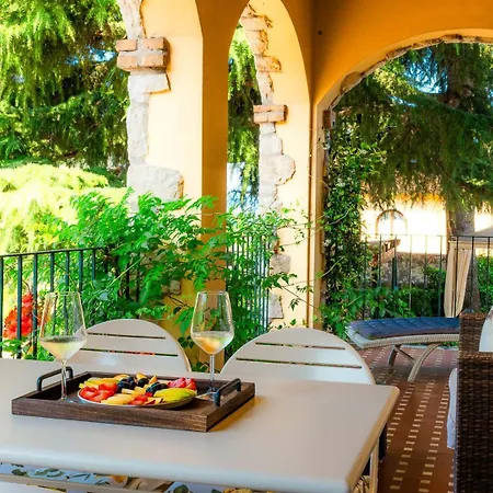 Residenza Le Logge Apart-hotel 4*