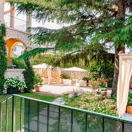 Residenza Le Logge Aparthotel 4*