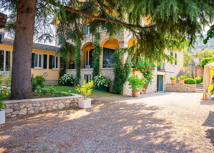Hotel apartamentowy Residenza Le Logge 4*