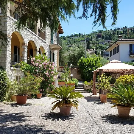 Residenza Le Logge トッリ・デル・ベーナコ